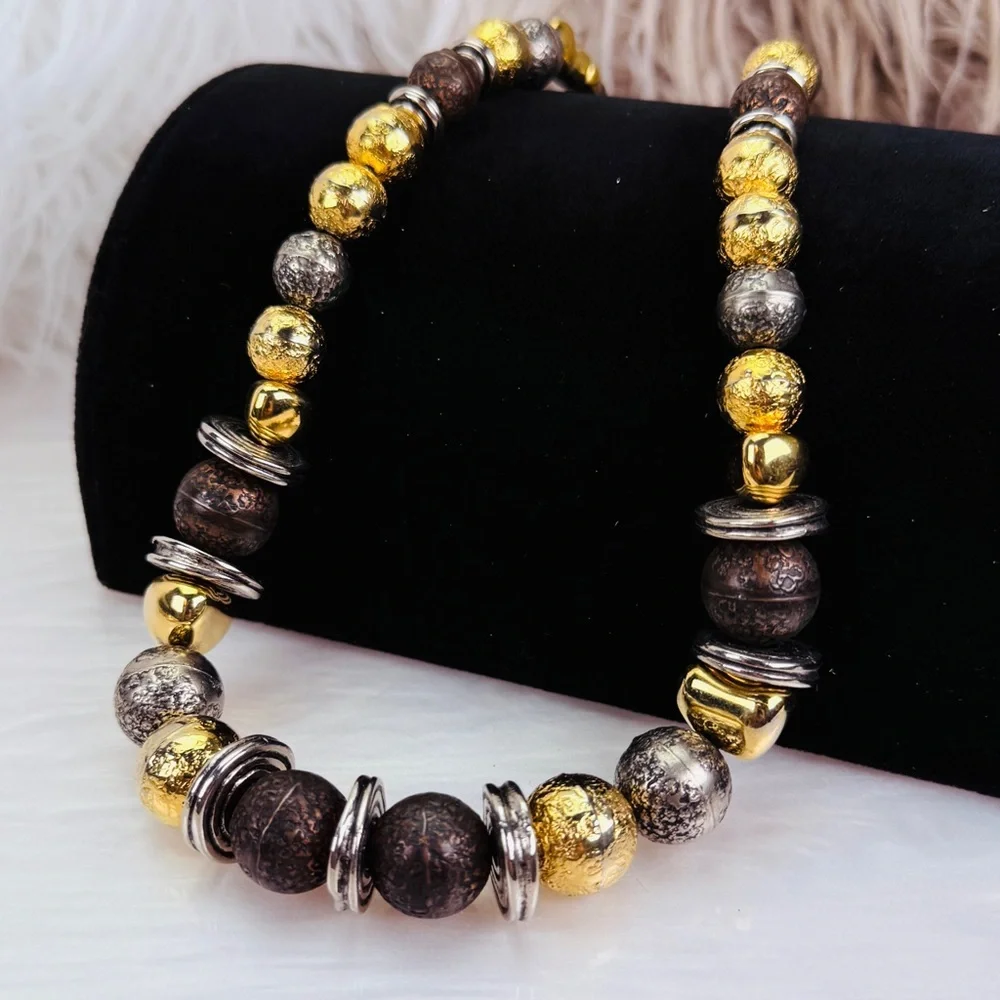 Mixed Metal Hammered Modern goldtone black Beaded Necklace.